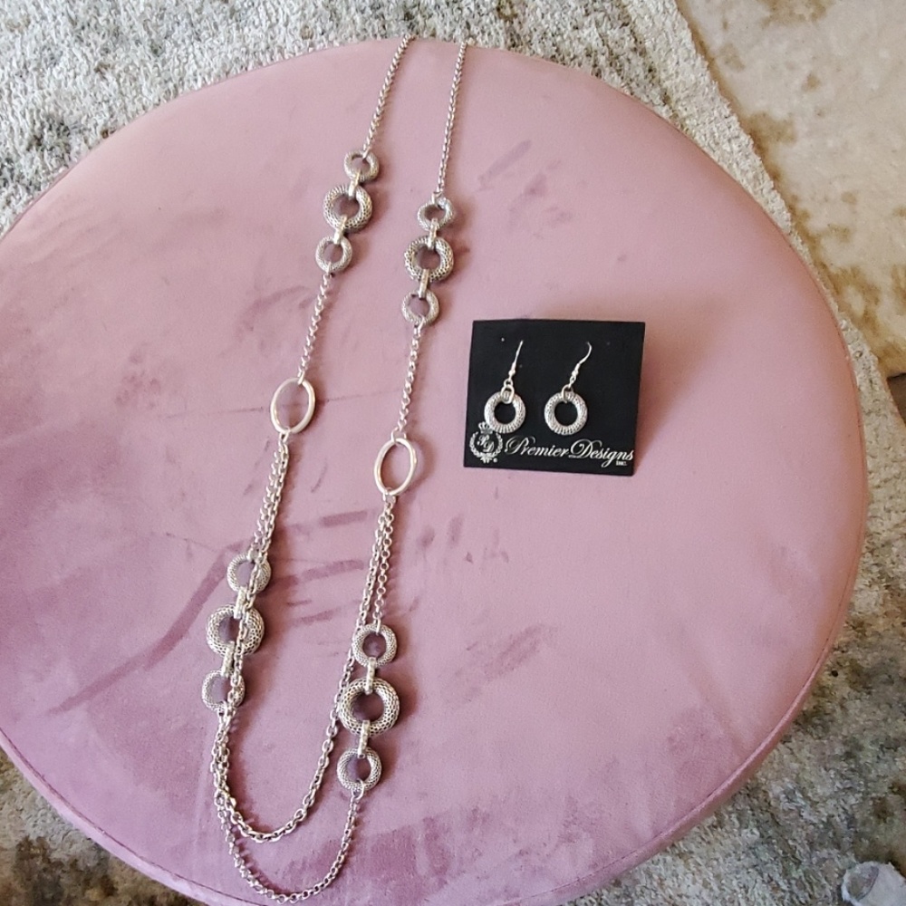 Premier designs necklace set